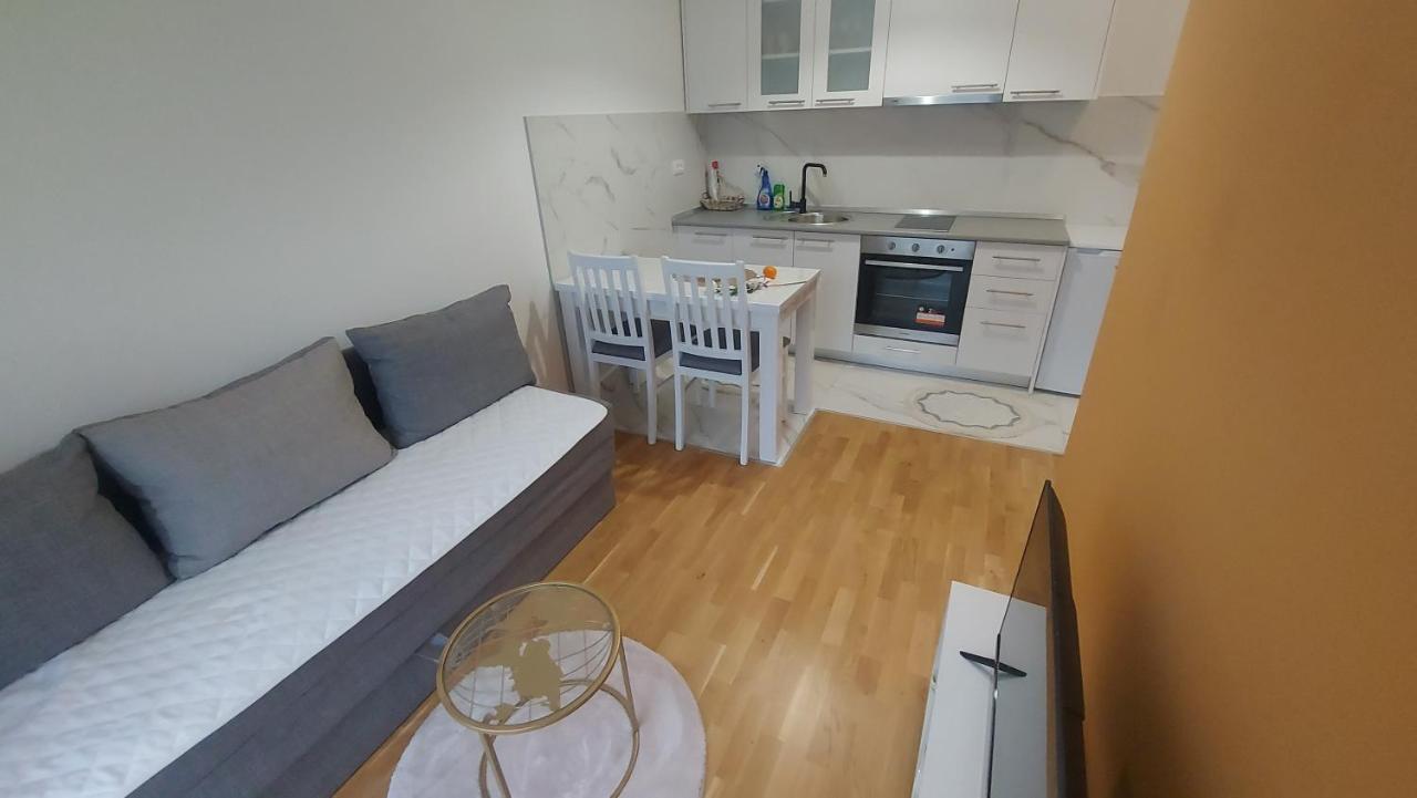 Apartman Solunska 18 バニャ・ルカ エクステリア 写真